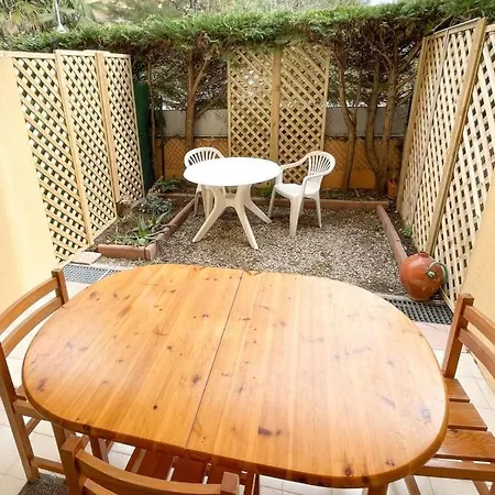 With Terrace At 2 Steps From The Sea Сен-Рафаель